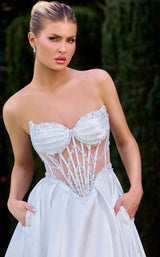 2 of 3 Ladivine CD389W Off White