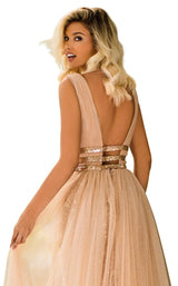 6 of 6 Tarik Ediz 50643 Ivory