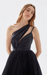 7 of 11 Tarik Ediz 52097 Black