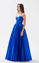 5 of 7 Tarik Ediz 52102 Royal Blue