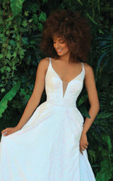 3 of 4 Clarisse 810297 Iridescent Ivory