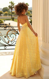 2 of 2 Clarisse 810563 Daffodil