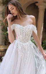 2 of 4 Andrea and Leo WL089 Off White