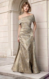 10 of 11 Janique 251020 Gold