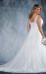 2 of 2 Sydneys Closet MB2019 Ivory