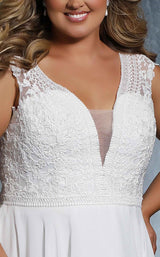 3 of 4 Sydneys Closet MB2021 Ivory