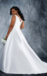 2 of 2 Sydneys Closet MB2022 Ivory