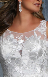 3 of 4 Sydneys Closet MB2106 Ivory