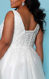 4 of 4 Sydneys Closet SC5270 Ivory