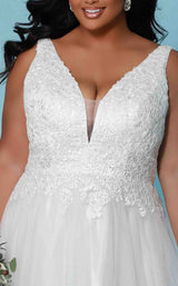 3 of 4 Sydneys Closet SC5270 Ivory