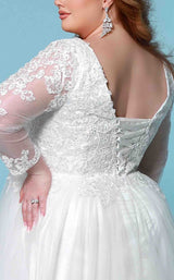 4 of 4 Sydneys Closet SC5271 Ivory