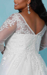 4 of 4 Sydneys Closet SC5275 Ivory
