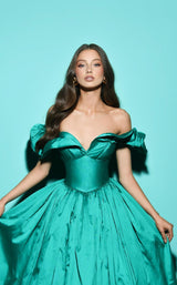 4 of 10 Tarik Ediz 53039 Lagoon-Green
