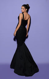 9 of 13 Tarik Ediz 98431 Black