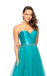 6 of 8 Terani 1912P8211