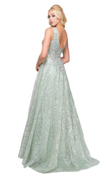 3 of 6 Mac Duggal 20109D Mint