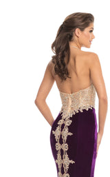 7 of 8 Johnathan Kayne 9087