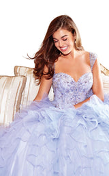 3 of 4 Clarisse 3810