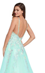 18 of 18 Ellie Wilde EW119010 Mint-Multi