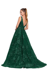 8 of 16 Ellie Wilde EW119021