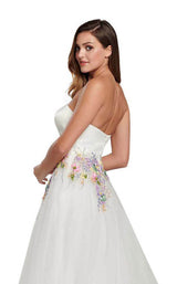 8 of 12 Ellie Wilde EW119162 Ivory Multi