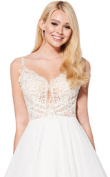 4 of 6 Ellie Wilde EW21958 Ivory