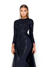 2 of 9 Portia and Scarlett Laurent