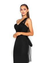 16 of 32 Portia and Scarlett Melisandra