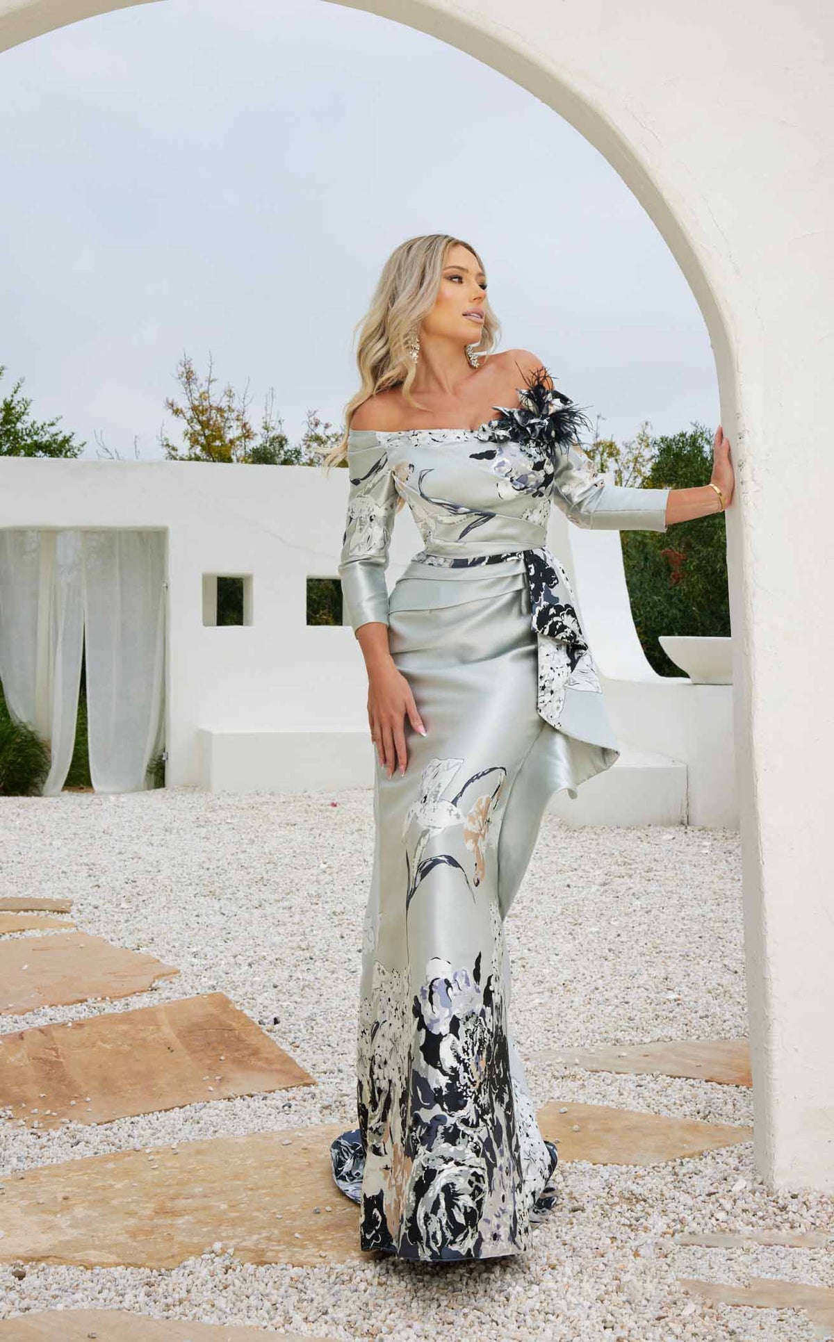 Red Carpet Dress Sale | Hollywood Style Gowns Up to 90% Off TheDressWarehouse Red Carpet Dress Sale | Hollywood Style Gowns Up to 90% Off TheDressWarehouse